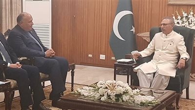 الرئيس الباكستاني يستقبل وزير الخارجية