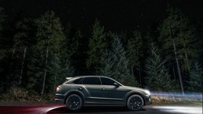 تعرف على تصميم سيارات بنتلي بنتايجا سبيد 2022 الفضائية من الداخل