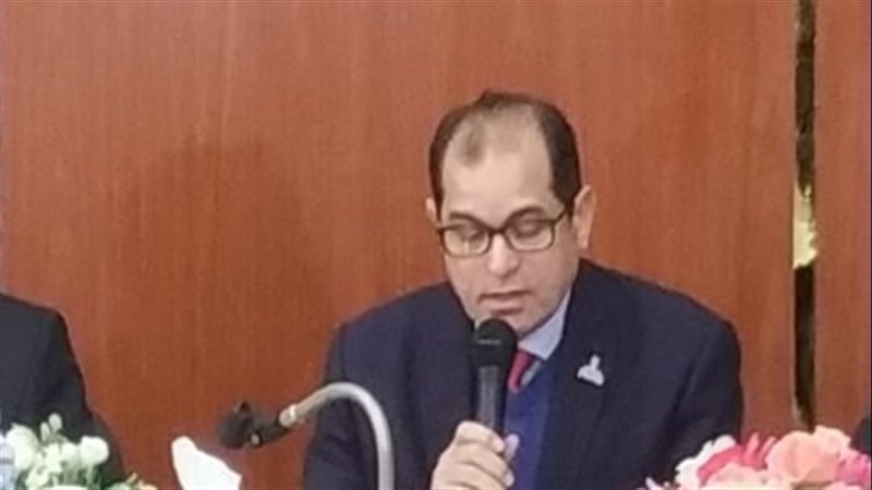 الدكتور يوسف عامر