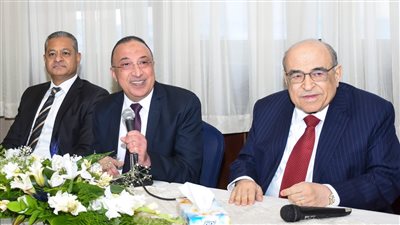 محافظ الإسكندرية يشهد مراسم حفل توقيع مذكرات مصطفى الفقي