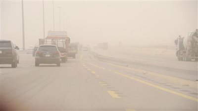 كأن شيئا لم يكن.. سيارة تنقلب عدة مرات وتكمل طريقها | فيديو