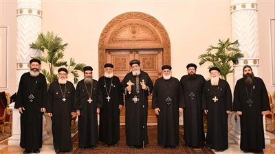 البابا تواضروس يستقبل كهنة كنيسة الملاك بشيراتون