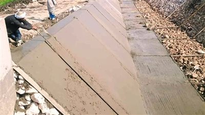 212 ترعة بسوهاج ضمن مشروع التبطين