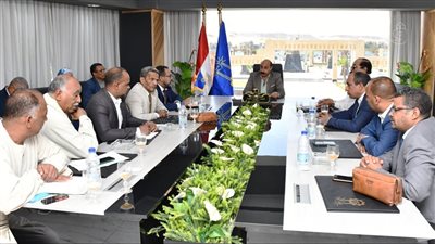 أشرف عطية يؤكد دعم ومساندة نادى أسوان | صور