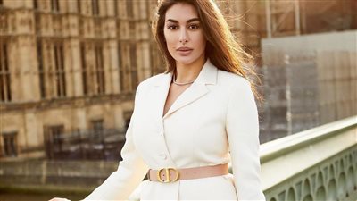 ياسمين صبري تخطف الأنظار بإطلالة ساحرة في «كينج كوليدچ» البريطانية|صور