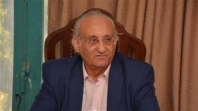 على قيد الحياة.. أشرف زكي ينفي وفاة الفنان أحمد حلاوة