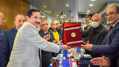 نقابة الأطباء بالشرقية تكرم الدكتور أيمن سالم النقيب السابق| صور