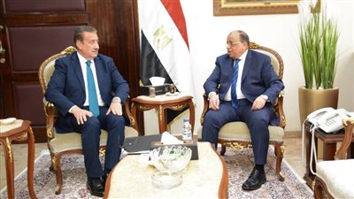 وزير التنمية المحلية يتابع آخر تطورات مبادرة 