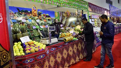 تخفيضات 30%.. مدبولي يطمئن المواطنين على توافر السلع بمعارض أهلا رمضان