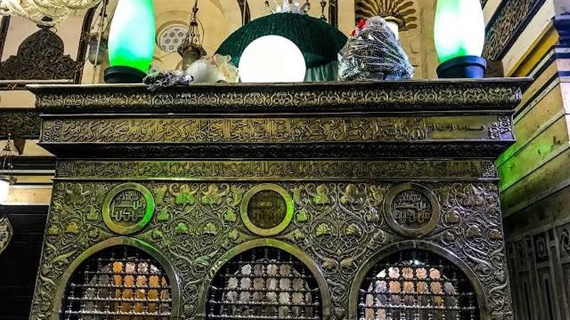الأضرحة