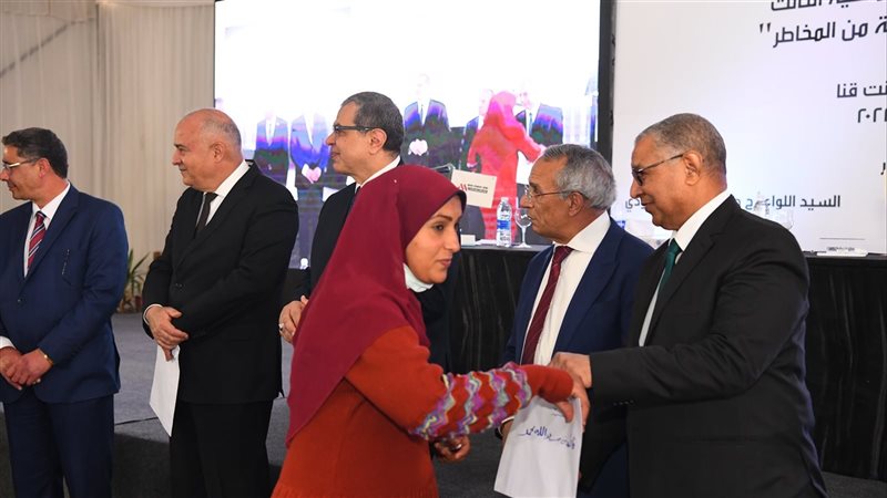 وزير القوي بقنا