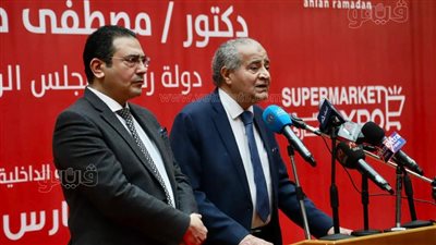 وزير التموين: مفاوضات لاستيراد شحنة جديدة من القمح الأسبوع المقبل