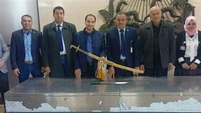 جمارك مطار سوهاج تحبط تهريب أسلحة بيضاء