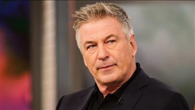 أليك بالدوين يتجاوز فاجعة فيلم 