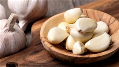 أفضل طريقتين لتخزين الثوم السليم والمفروم من السنة إلى السنة