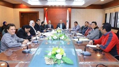 محافظ سوهاج يترأس اجتماع اللجنة العليا لفحص تراخيص البناء