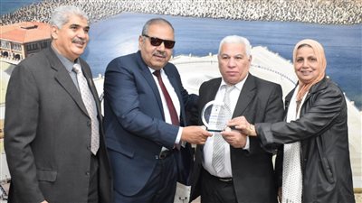 ختام معرض لأنشطة الفني للمعلمين فى الاسكندرية