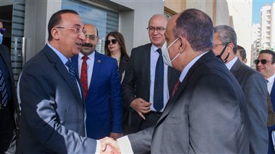 محافظ الإسكندرية: نعمل على حل مشكلات أصحاب المشروعات الصغيرة