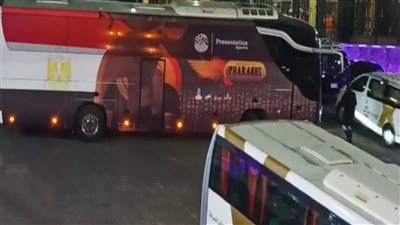 قوات بلاك كوبرا ترافق بعثة المنتخب لتأمين اللاعبين| فيديو