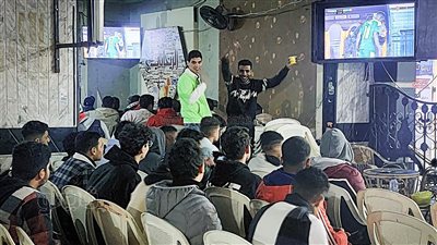 زحام على المقاهي لمتابعة مباراة مصر والسنغال بمطروح| صور