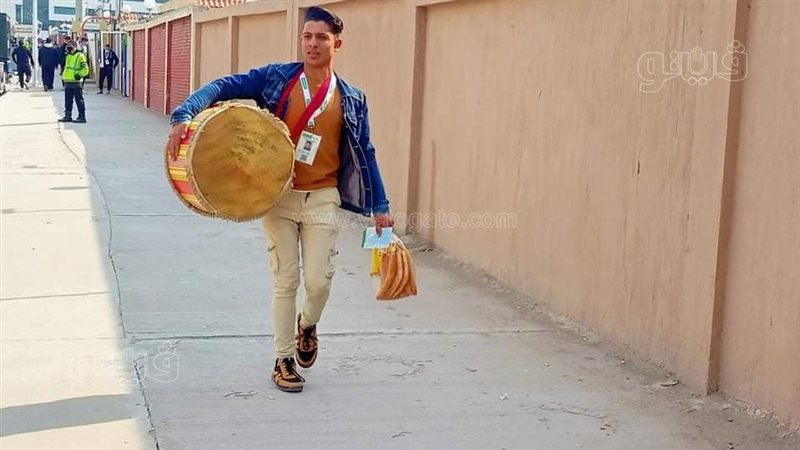 توافد الجماهير علي