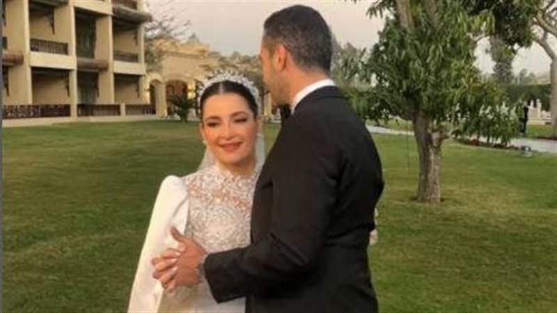شام الذهبي مع عريسها