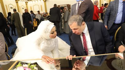 وزير القوى العاملة يشهد حفل زفاف جماعي بالأقصر