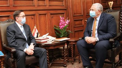 إنشاء منطقة لوجستية للسلع الكازاخية في العين السخنة