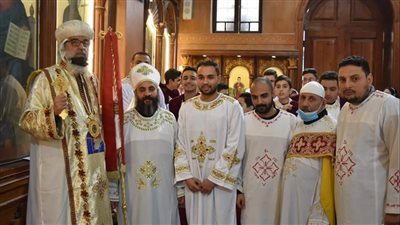 الأنبا مقار يرسم 115 شمامسة بـ