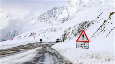 27 ولاية تحت التهديد..عواصف وانهيارات ثلجية في تركيا