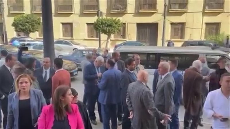 تشييع جثمان رجائي