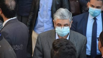  وزير الكهرباء والطاقة يشارك بجنازة الراحل رجائي عطية..فيديو