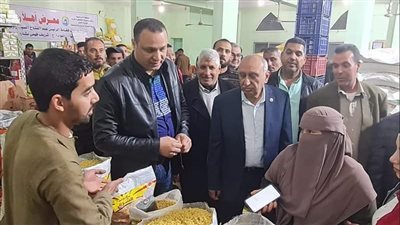 رئيس تجارية الإسماعيلية يتفقد معرض أهلا رمضان بالقنطرة غرب | صور