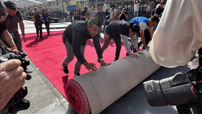 بدء العد التنازلي.. نظرة على كواليس تحضيرات حفل الأوسكار 2022 | فيديو