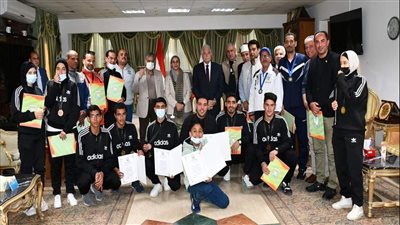 محافظ جنوب سيناء يكرم اللاعبين والمدربين المتميزين رياضيا