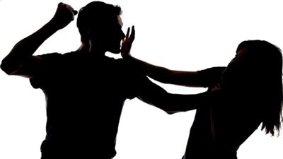 تفسير حلم الشجار مع الأهل فى المنام وعلاقته بالحاجة إلى الاعتناء والرعاية 