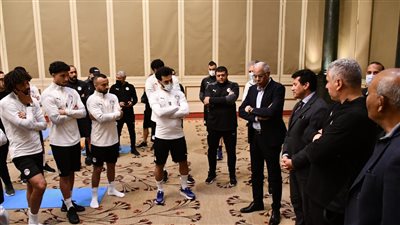 كواليس لقاء وزير الرياضة مع لاعبي المنتخب قبل السفر إلى السنغال|فيديو