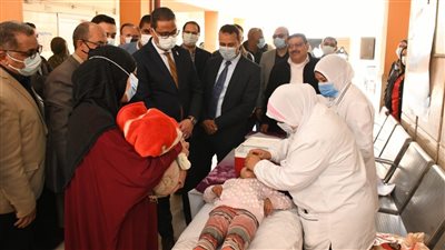 محافظ الفيوم يتابع الحملة القومية للتطعيم ضد شلل الأطفال 