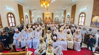 الانبا صليب يتراس اجتماع كهنة ميت غمر وأسرهم