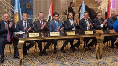 على هامش افتتاح «الشعب الجمهوري» بالجيزة.. «أبو هشيمة» يلتقي المحافظ ويتفقد ملتقى توظيفي لتوفير ١٦ ألف فرصة عمل ويزور ومركز قادرون باختلاف