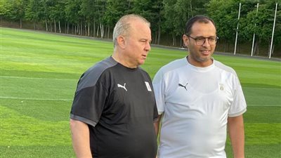 أسرة المنتخب الأوليمبي  تهنئ أيمن زين بحصوله على الدكتوراه في العظام