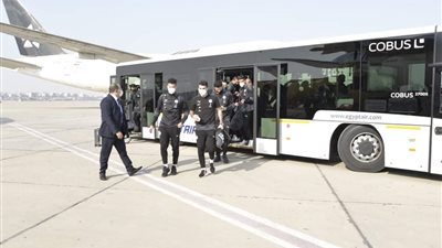 بعثة المنتخب الوطني تغادر مطار القاهرة متوجهة إلى السنغال