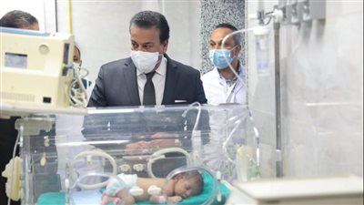 خالد عبد الغفار يتفقد مستشفى هليوبوليس ويوجه بزيادة الطاقة الاستيعابية