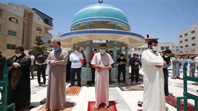 السماح بالتجمعات والصلاة دون تباعد في الأردن