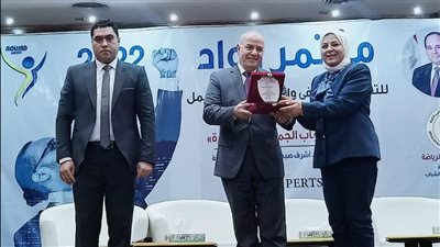 وزير الشباب ينيب المدير التنفيذي لافتتاح مؤتمر رواد 2022 للتخطيط الوظيفي 