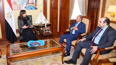 وزيرة الهجرة تستقبل خبيرين من 