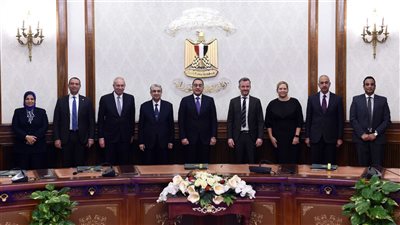 مدبولي يشهد توقيع اتفاق لتموين سفن اقتصادية قناة السويس بالهيدروجين الأخضر