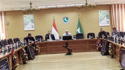 محافظ الشرقية يبحث شكاوى المواطنين