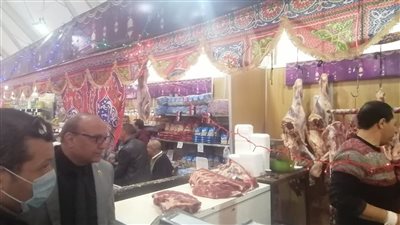 إقبال المواطنين على معرض أهلا رمضان في الإسكندرية