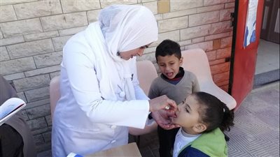 ماذا تفعل في حالة التأخر عن موعد تلقي التطعيمات الإجبارية للأطفال؟.. الصحة تجيب